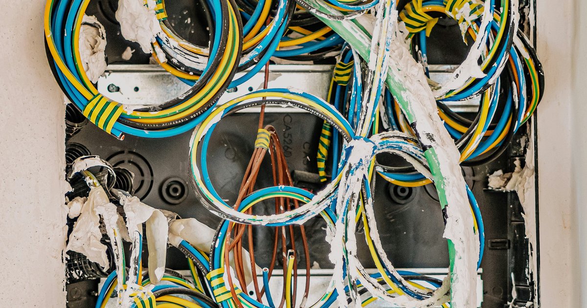Rekonštrukcia elektroinštalácie: kedy je nevyhnutná a čo obnáša